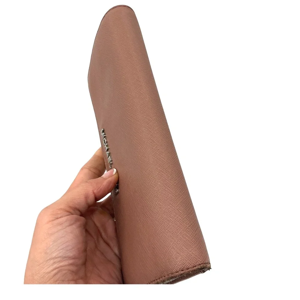 Michael Kors Saffiano Leather Flap Wallet Brown‎ Minimalist Classic Neutral